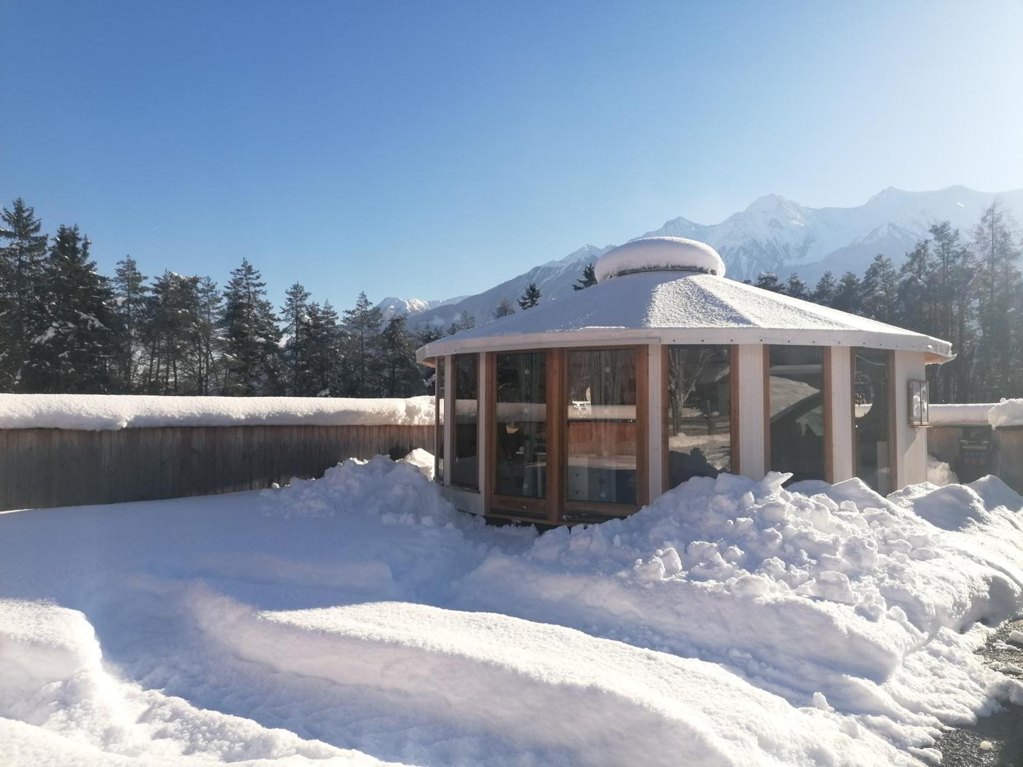 Gerhardhof - Zimmer Glamping Camping Wildermieming エクステリア 写真